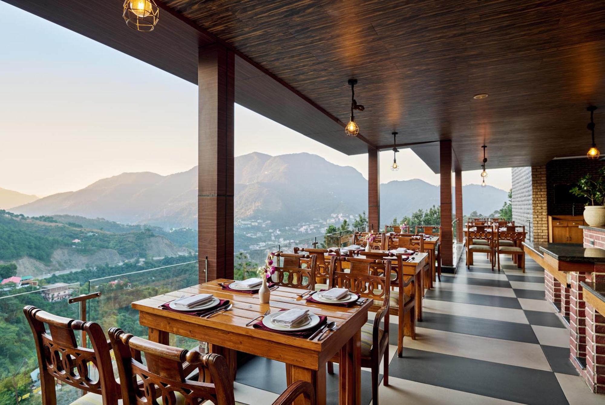 Deventure Shimla Hills Hotel Kandaghat Exterior photo
